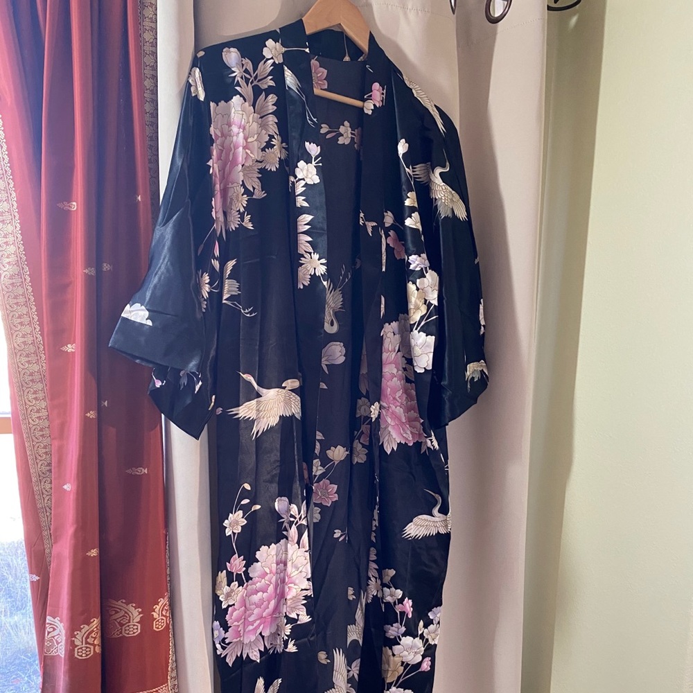 Long robe NWOT